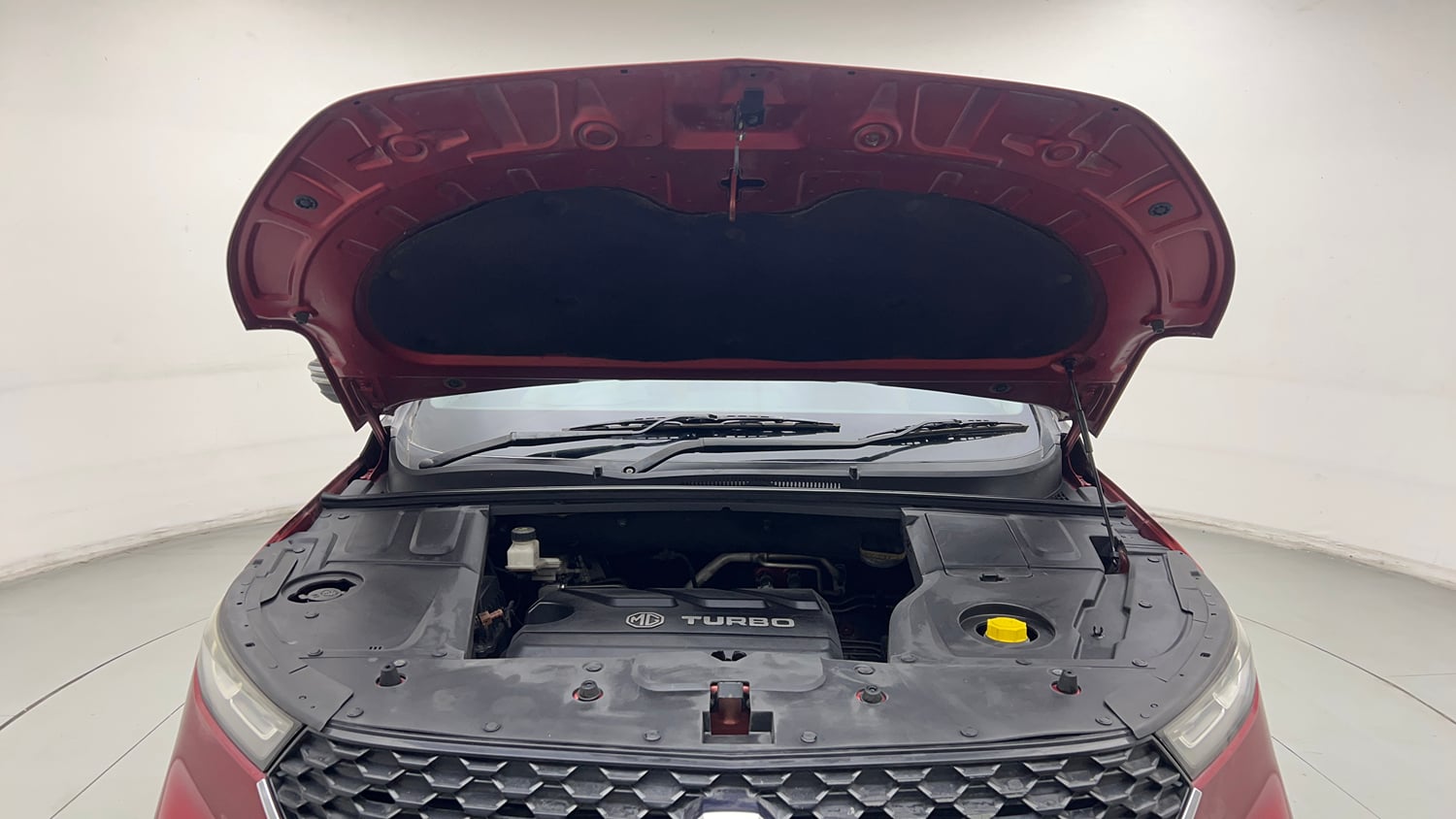 Used 2021 MG Motors Hector Plus Sharp 1.5 Petrol Turbo CVT 6-STR Dual Tone Petrol Automatic engine ENGINE & BONNET OPEN FRONT VIEW