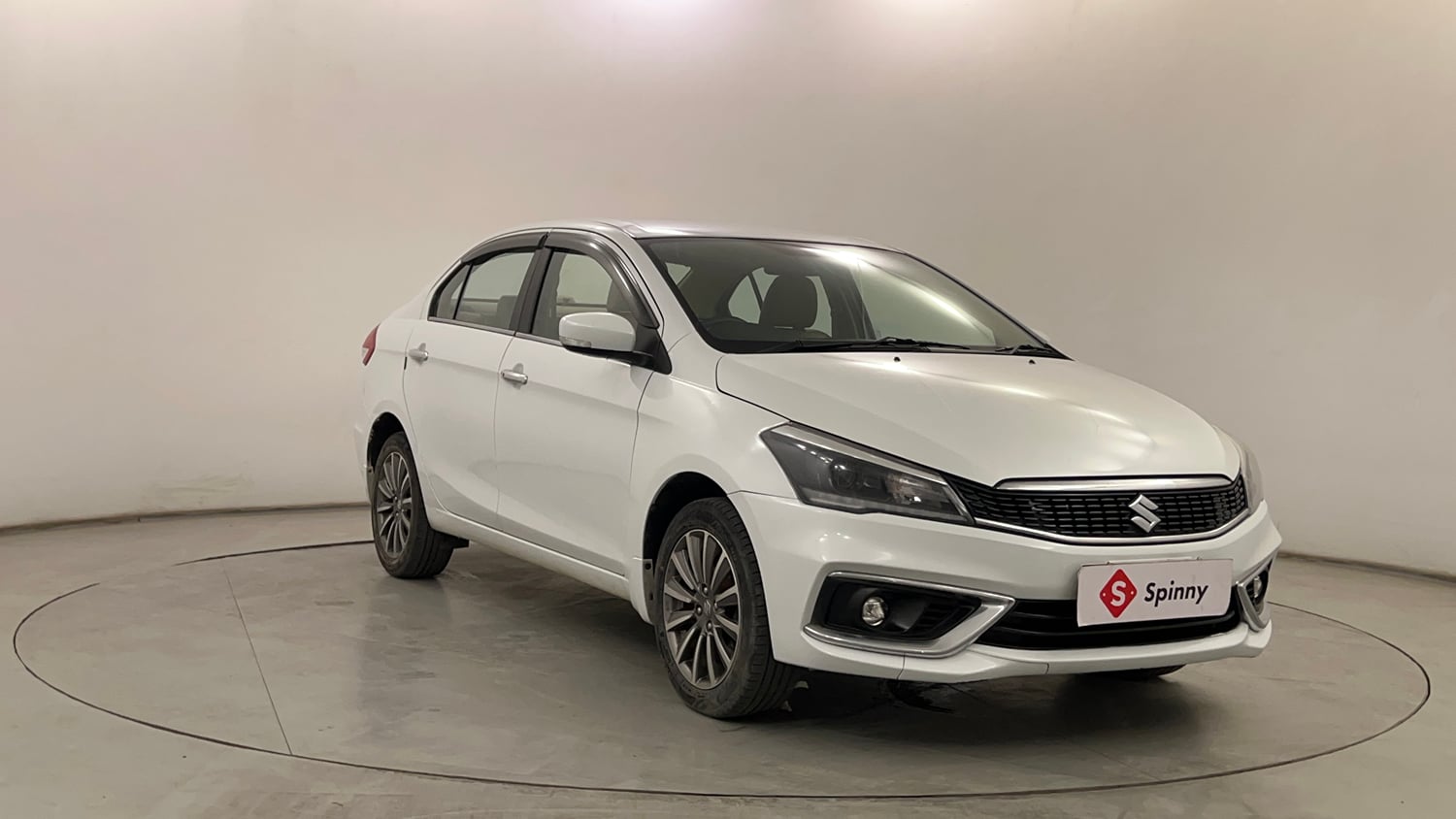 Used 2019 Maruti Suzuki Ciaz Alpha Hybrid 1.5 Petrol Manual exterior RIGHT FRONT CORNER VIEW