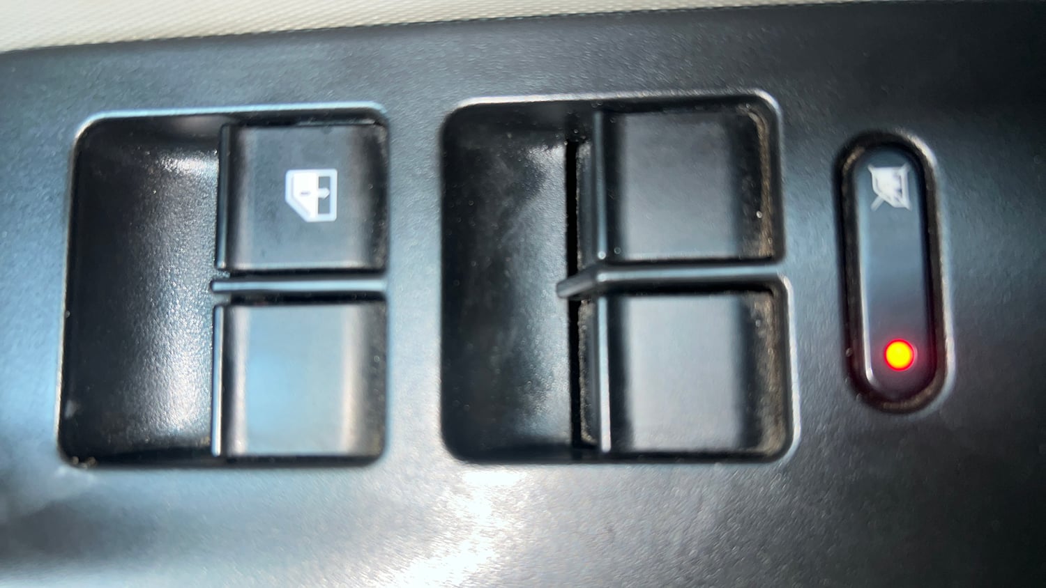 Used 2018 Tata Tiago Revotron XTA Petrol Automatic top_features Power windows