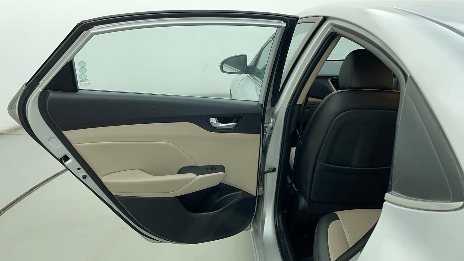 Used 2018 Hyundai Verna SX (O) 1.6 VTVT AT Petrol Automatic interior LEFT REAR DOOR OPEN VIEW