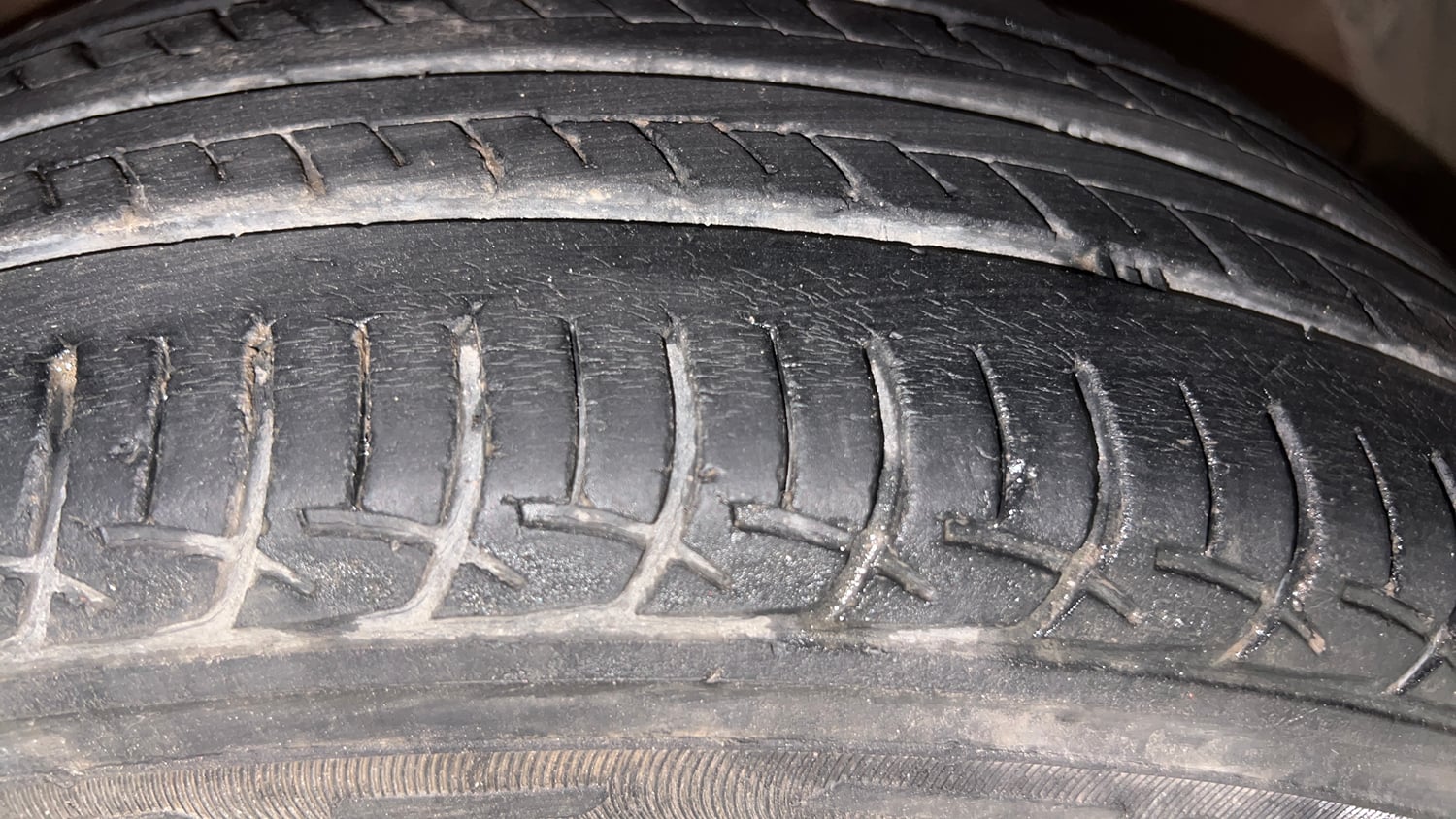 Used 2018 Maruti Suzuki Baleno Delta 1.2 Petrol Manual tyres RIGHT FRONT TYRE TREAD VIEW