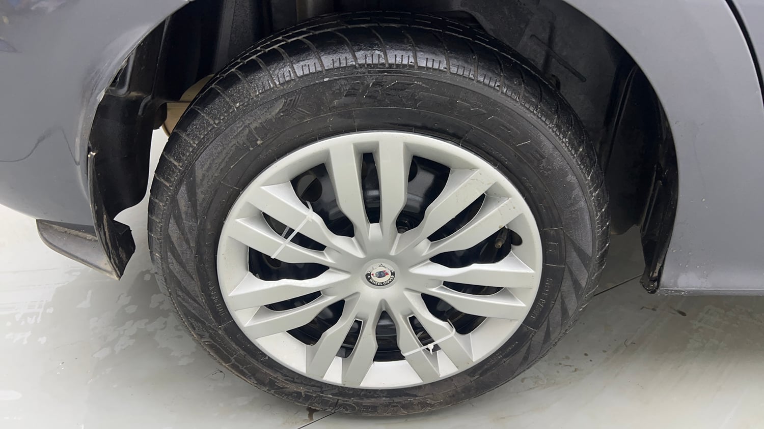 Used 2016 Ford Figo Aspire Trend 1.2 Ti-VCT Petrol Manual tyres RIGHT REAR TYRE RIM VIEW