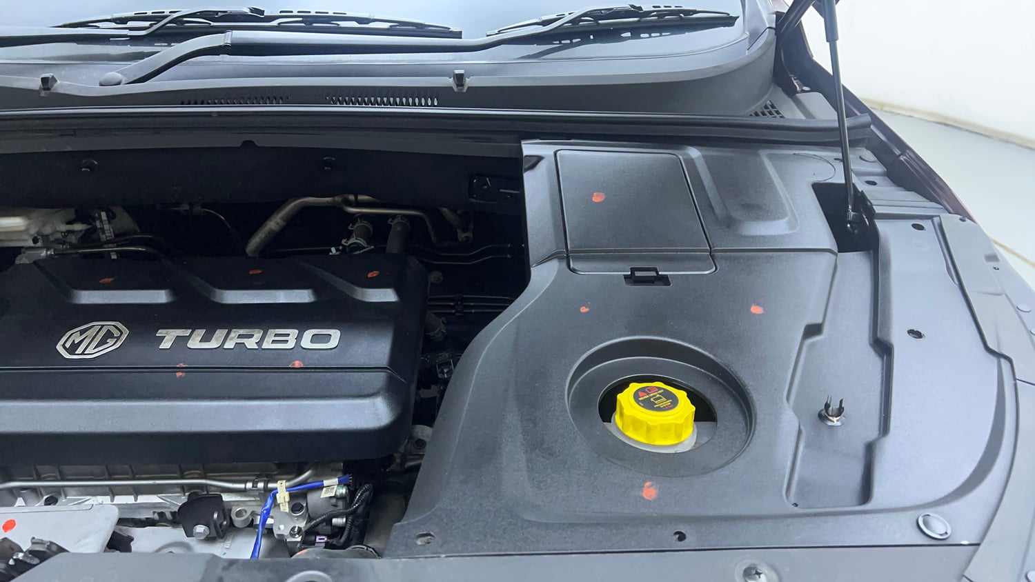Used 2020 MG Motors Hector Plus Sharp 1.5 DCT Petrol Petrol Automatic engine ENGINE LEFT SIDE VIEW