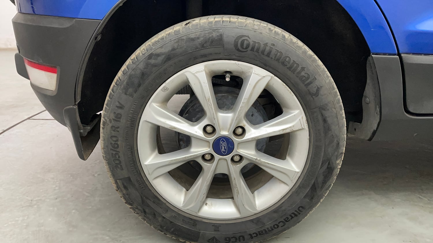 Used 2019 Ford EcoSport Titanium 1.5L TDCi Diesel Manual tyres RIGHT REAR TYRE RIM VIEW