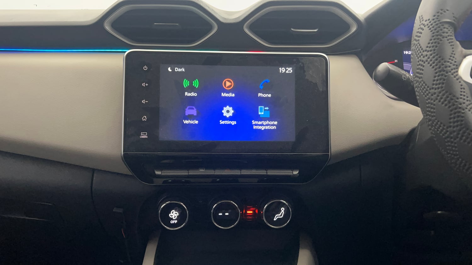 Used 2023 Nissan Magnite XV Petrol Manual top_features Integrated (in-dash) music system