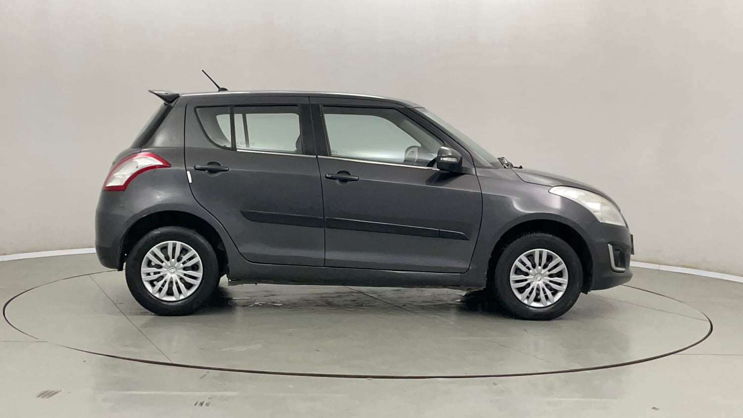 Used 2015 Maruti Suzuki Swift VXi Petrol Manual exterior RIGHT SIDE VIEW