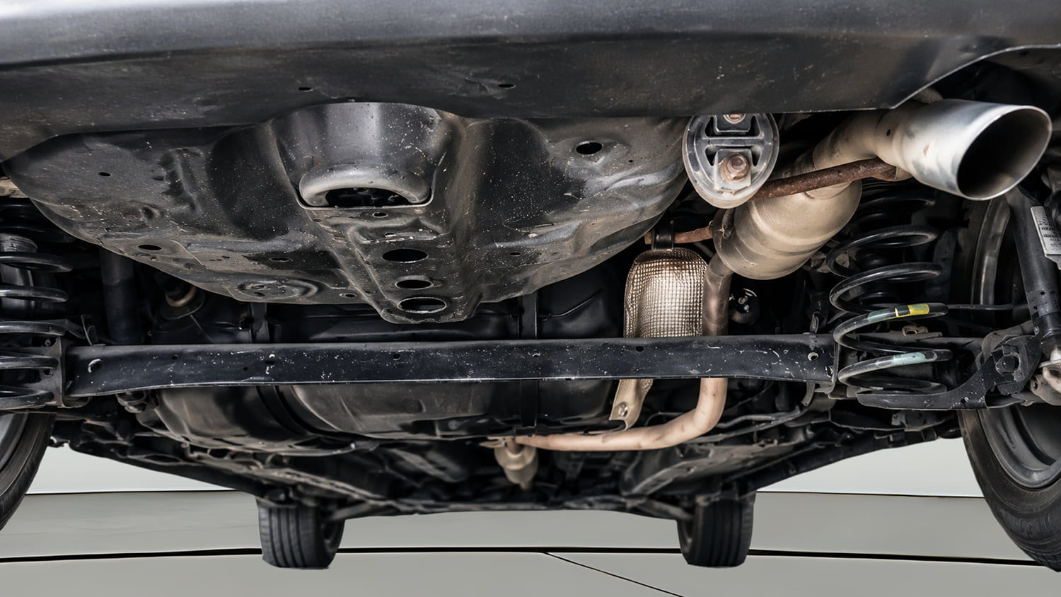 Used 2015 Maruti Suzuki Swift VXi Petrol Manual extra REAR RIGHT UNDERBODY VIEW