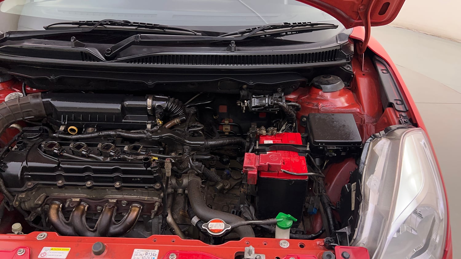 Used 2018 Maruti Suzuki Baleno Delta 1.2 Petrol Manual engine ENGINE LEFT SIDE HINGE & APRON VIEW
