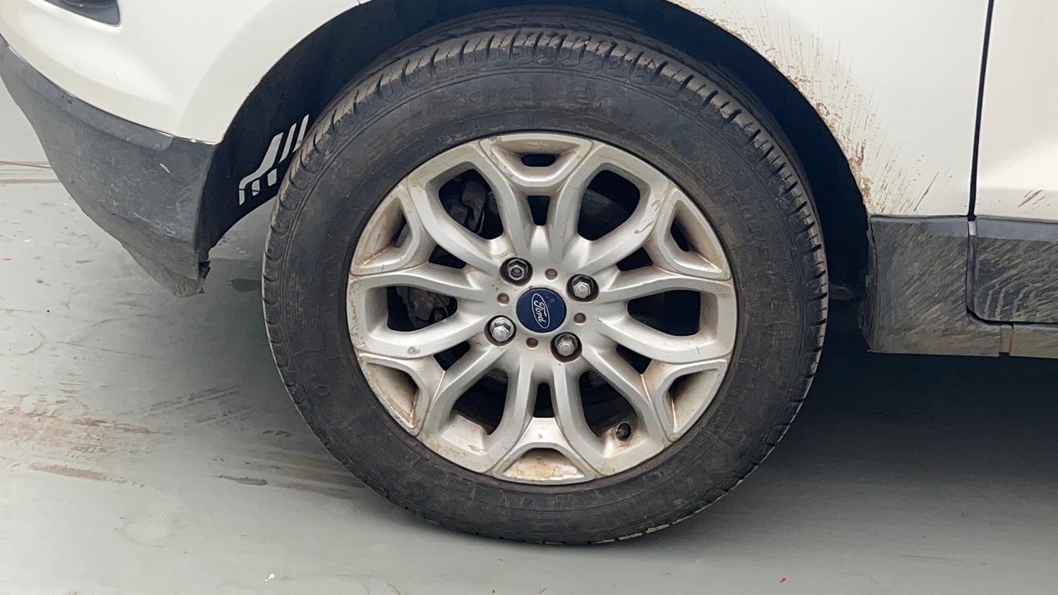 Used 2015 Ford EcoSport Titanium 1.0 Ecoboost (Opt) Petrol Manual tyres LEFT FRONT TYRE RIM VIEW