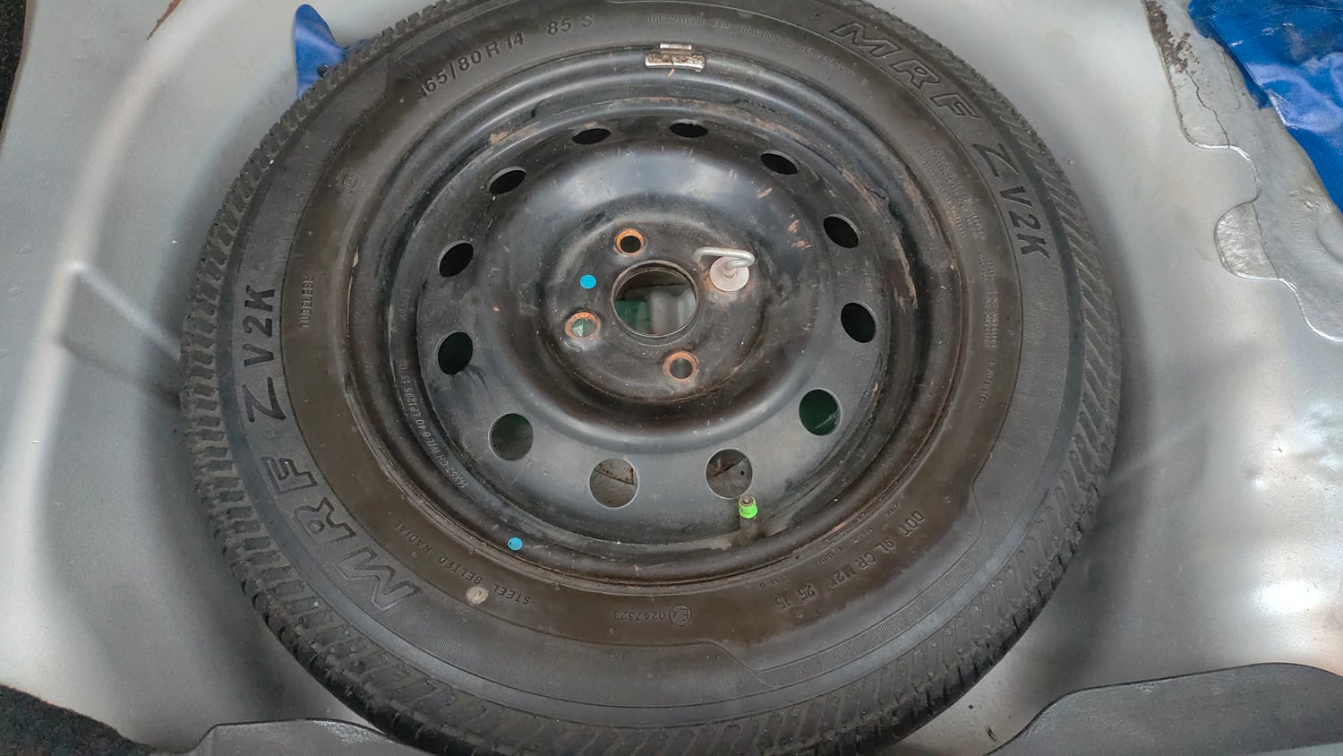 Used 2015 Maruti Suzuki Swift Dzire VXI Petrol Manual tyres SPARE TYRE VIEW
