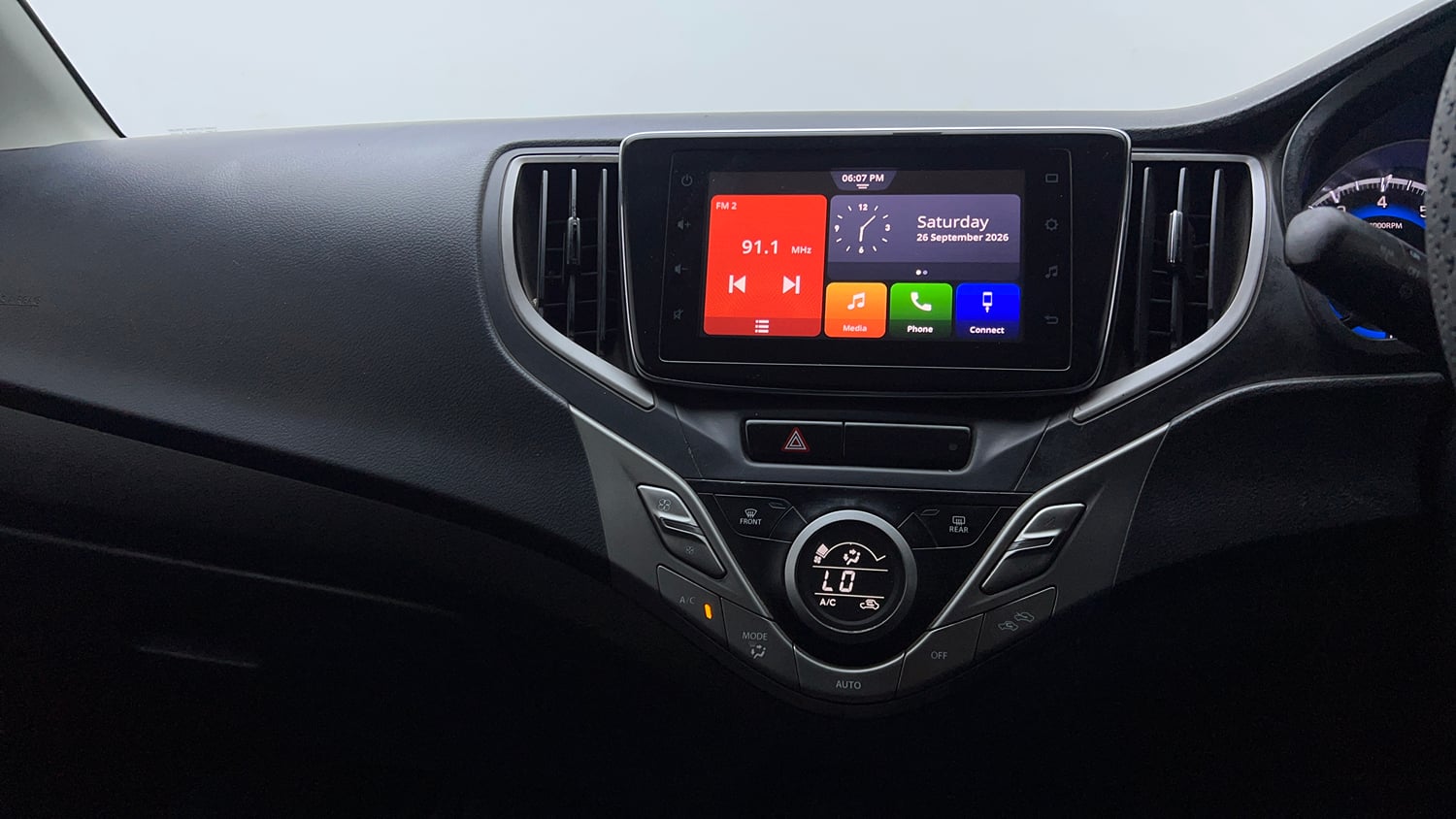 Used 2019 Maruti Suzuki Baleno Zeta Petrol Manual interior MUSIC SYSTEM & AC CONTROL VIEW