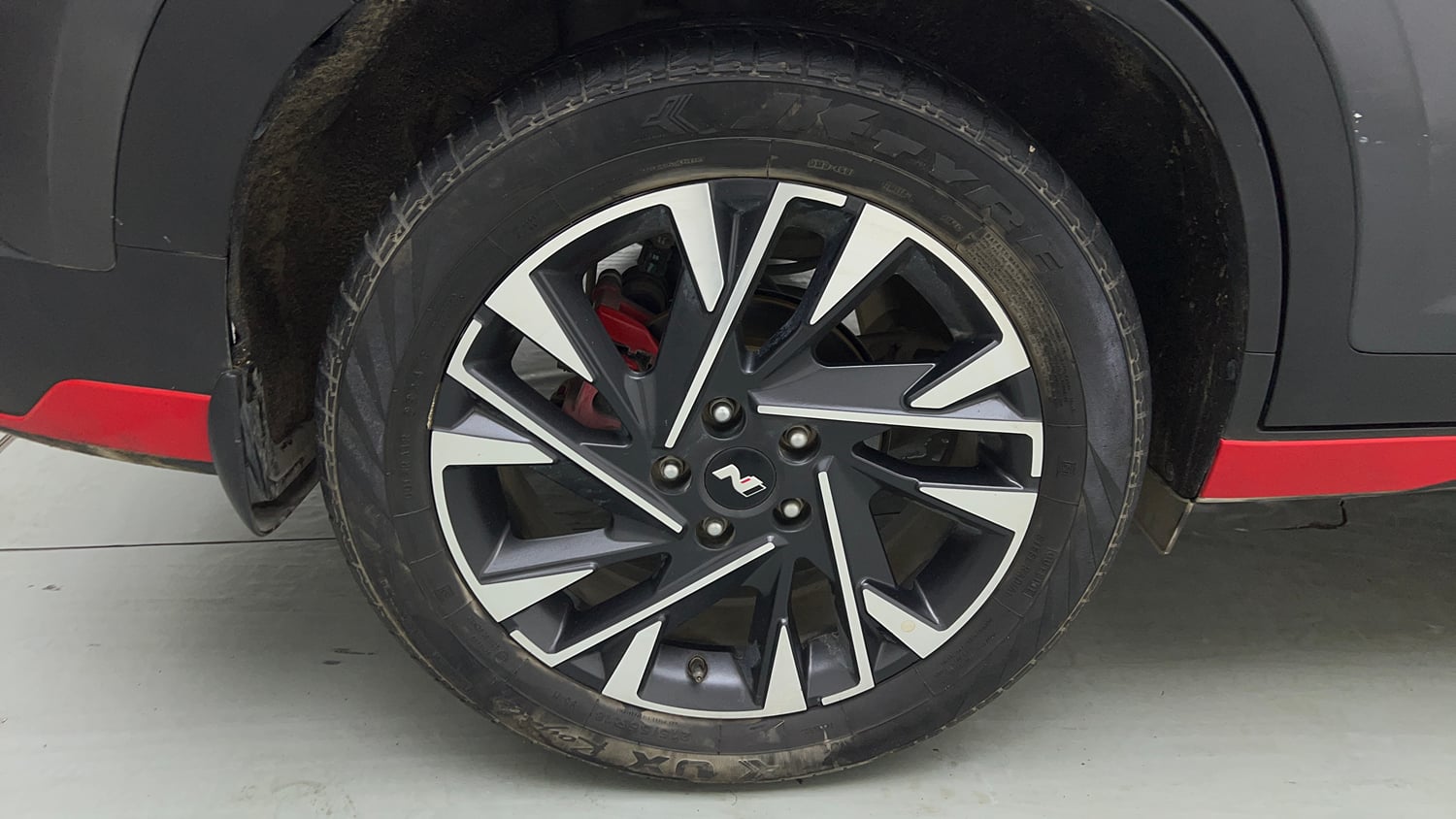 Used 2024 Hyundai Creta N-Line N10 1.5 Turbo DCT Petrol Automatic tyres RIGHT REAR TYRE RIM VIEW