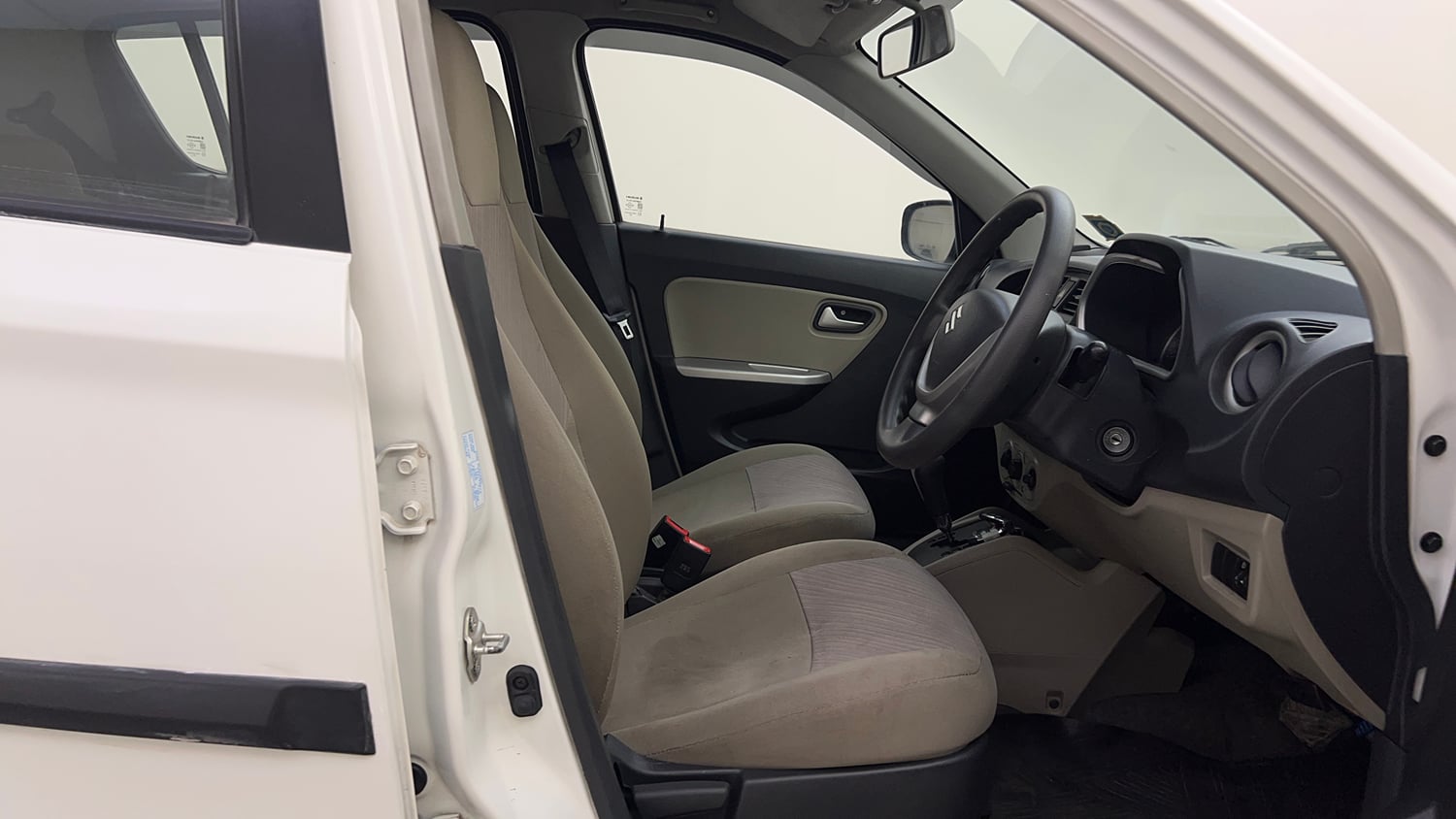Used 2019 Maruti Suzuki Alto K10 VXi AMT Petrol Automatic interior RIGHT SIDE FRONT DOOR CABIN VIEW