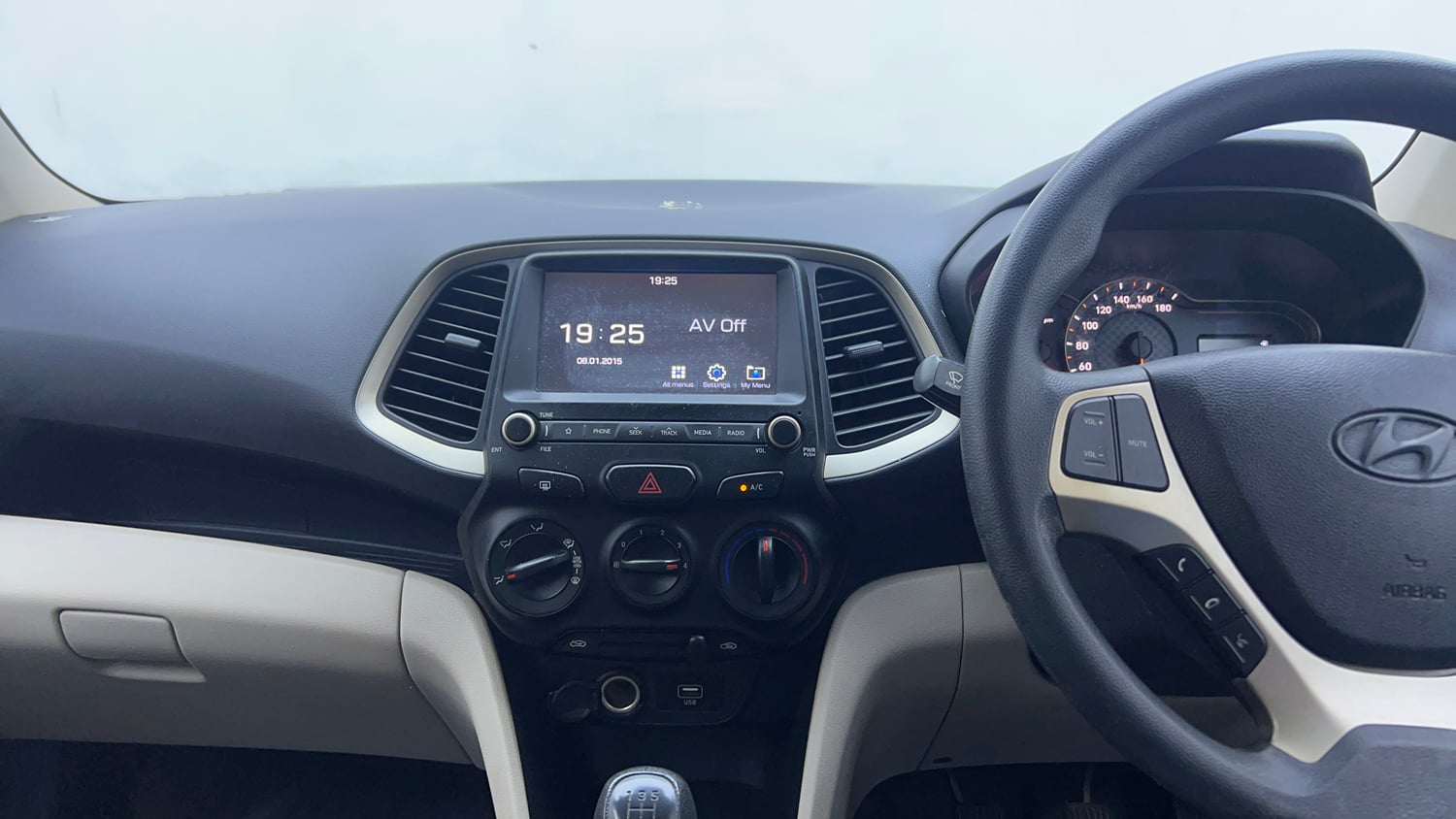 Used 2019 Hyundai Santro Sportz Petrol Manual interior MUSIC SYSTEM & AC CONTROL VIEW