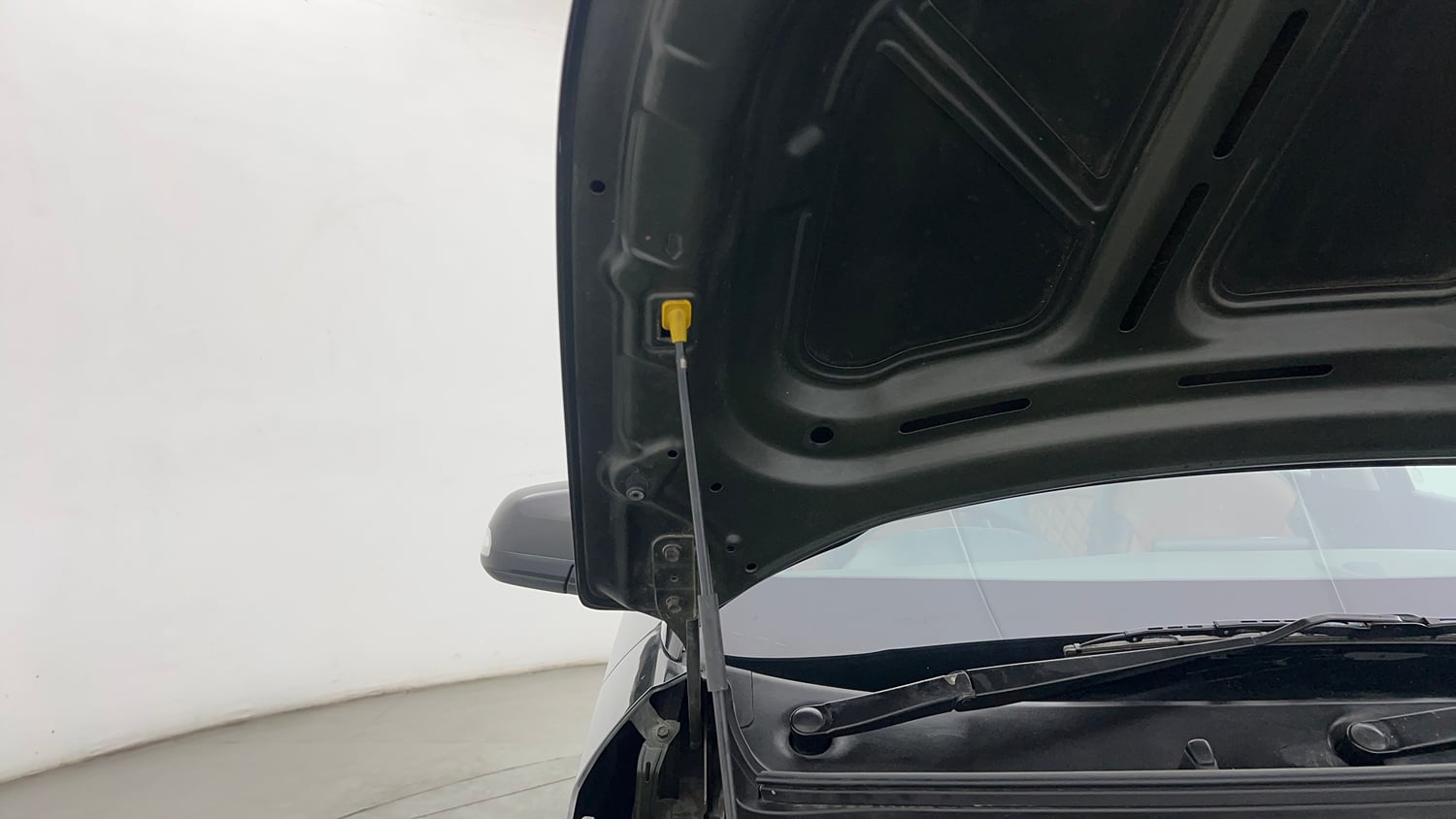 Used 2019 hyundai Venue SX 1.0 (O) Turbo Petrol Petrol Manual engine ENGINE RIGHT SIDE HINGE & APRON VIEW