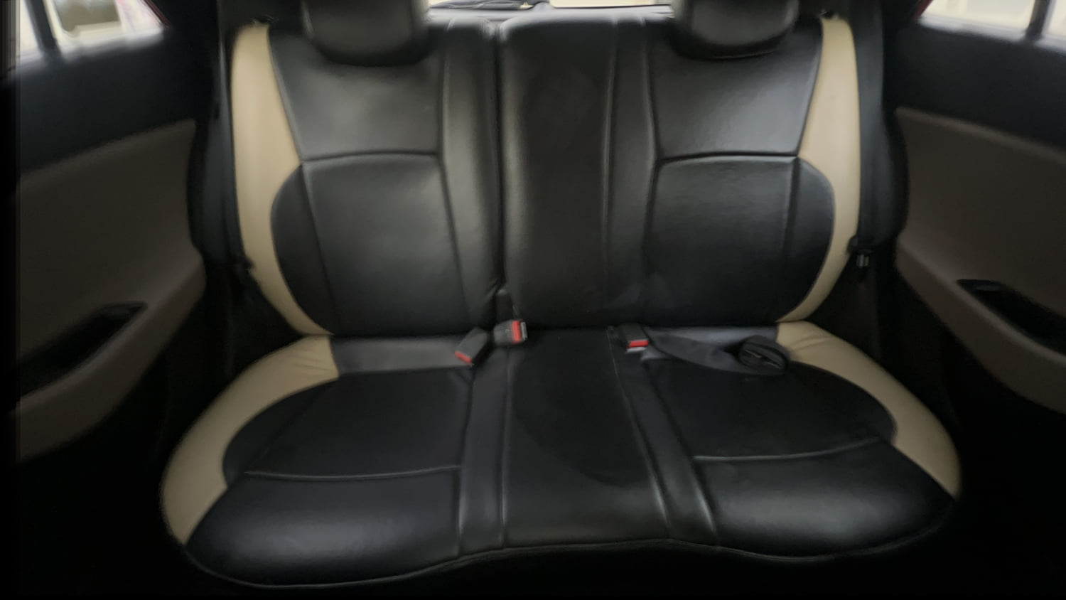 Used 2016 Hyundai Elite i20 Asta 1.2 (O) Petrol Manual interior REAR SEAT CONDITION VIEW