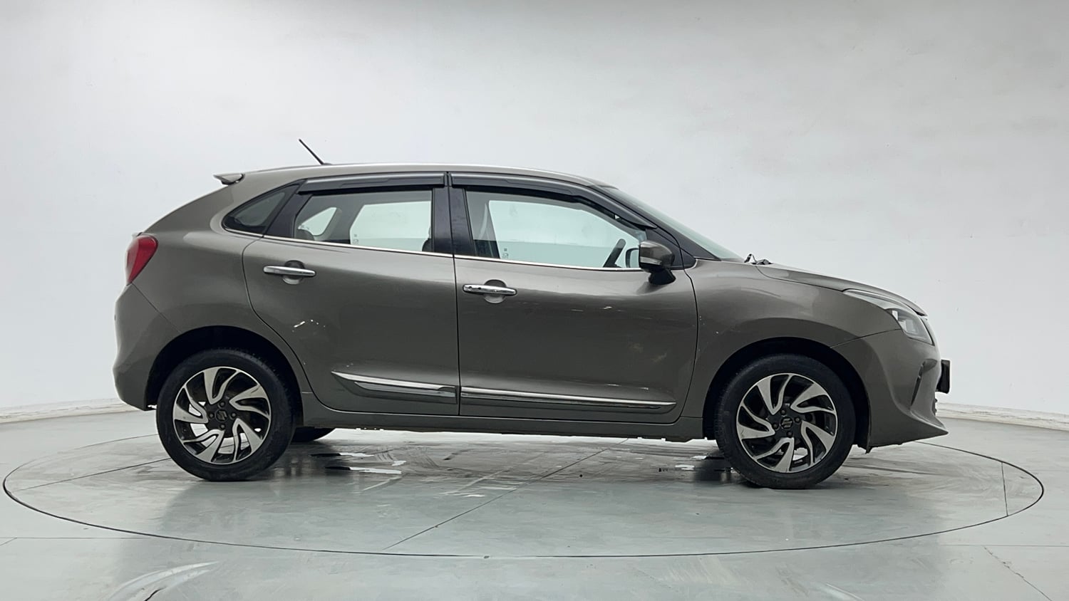 Used 2019 Maruti Suzuki Baleno Zeta Petrol Manual exterior RIGHT SIDE VIEW
