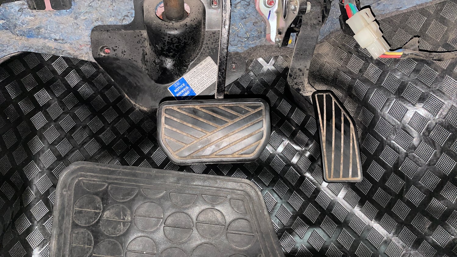 Used 2016 Maruti Suzuki Celerio ZXi AMT Petrol Automatic interior PEDALS VIEW
