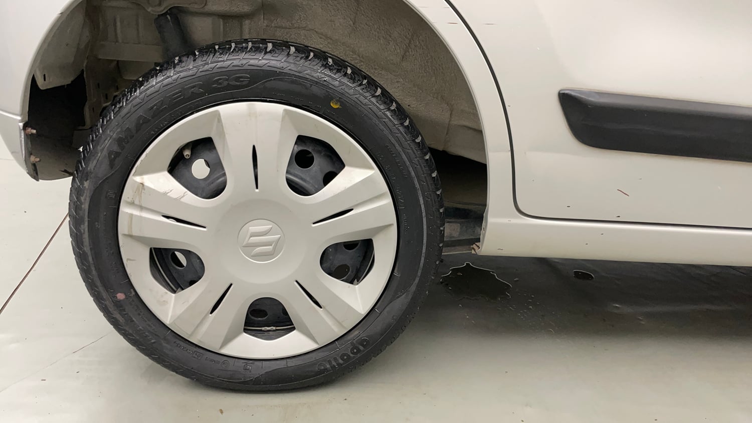 Used 2017 Maruti Suzuki Wagon R 1.0 VXI AMT Petrol Automatic tyres RIGHT REAR TYRE RIM VIEW