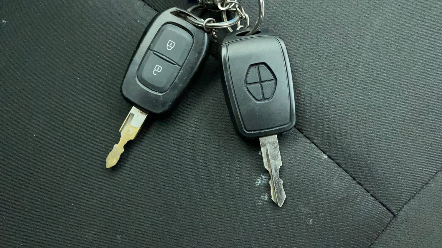 Used 2022 Renault Kwid RXT 1.0 AMT Petrol Automatic extra CAR KEY VIEW