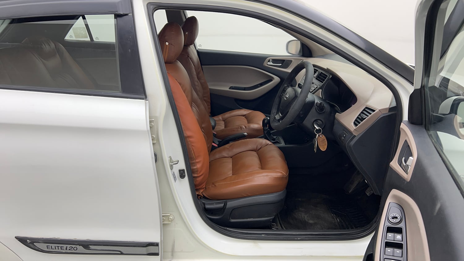 Used 2019 Hyundai Elite i20 Magna Plus 1.2 Petrol Manual interior RIGHT SIDE FRONT DOOR CABIN VIEW