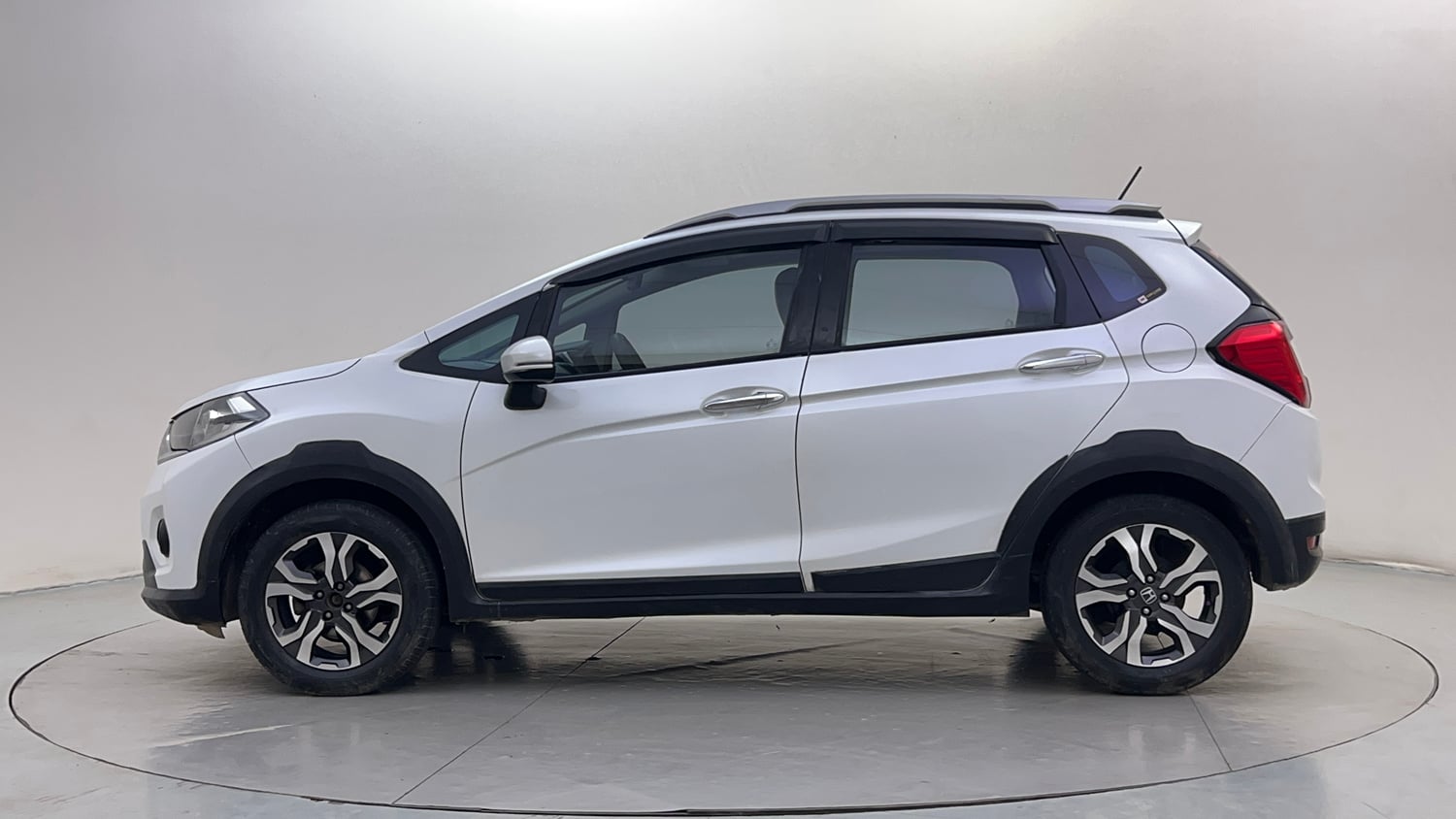 Used 2017 Honda WR-V VX MT Petrol Petrol Manual exterior LEFT SIDE VIEW