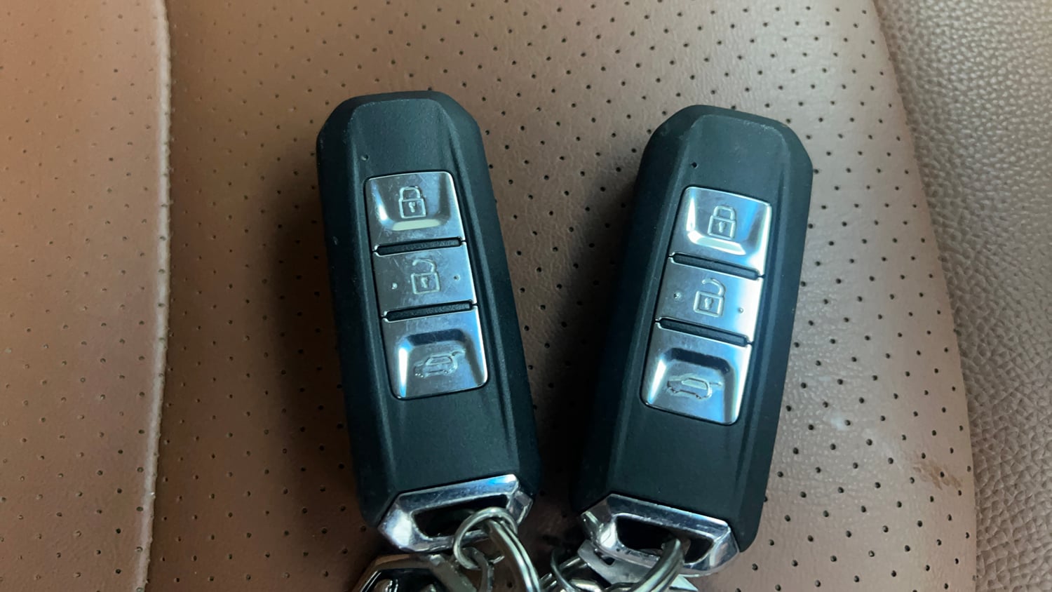 Used 2020 MG Motors Hector Plus Sharp 1.5 DCT Petrol Petrol Automatic extra CAR KEY VIEW
