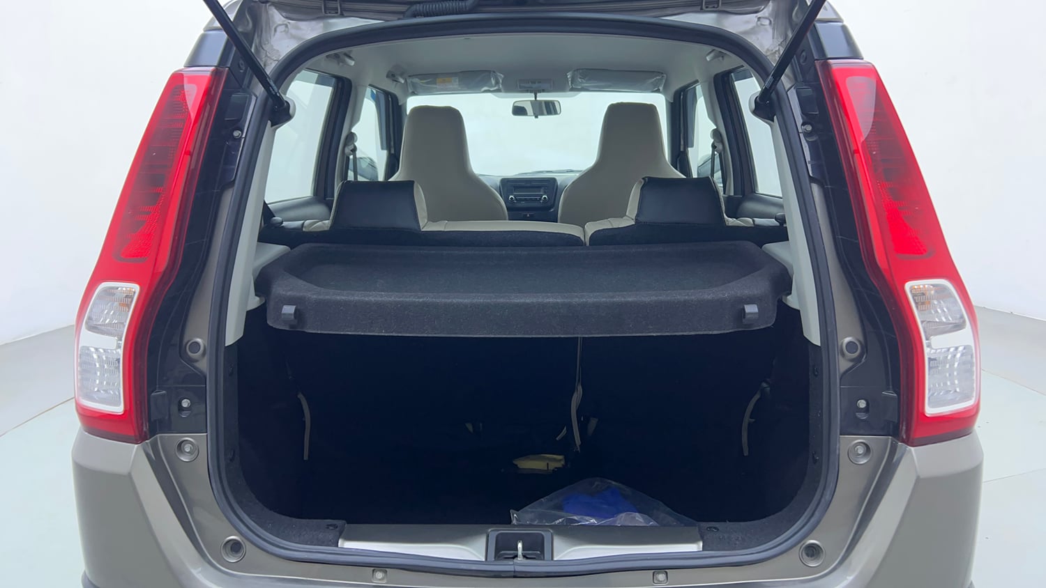 Used 2023 Maruti Suzuki Wagon R VXI 1.0 Petrol Manual interior DICKY INSIDE VIEW