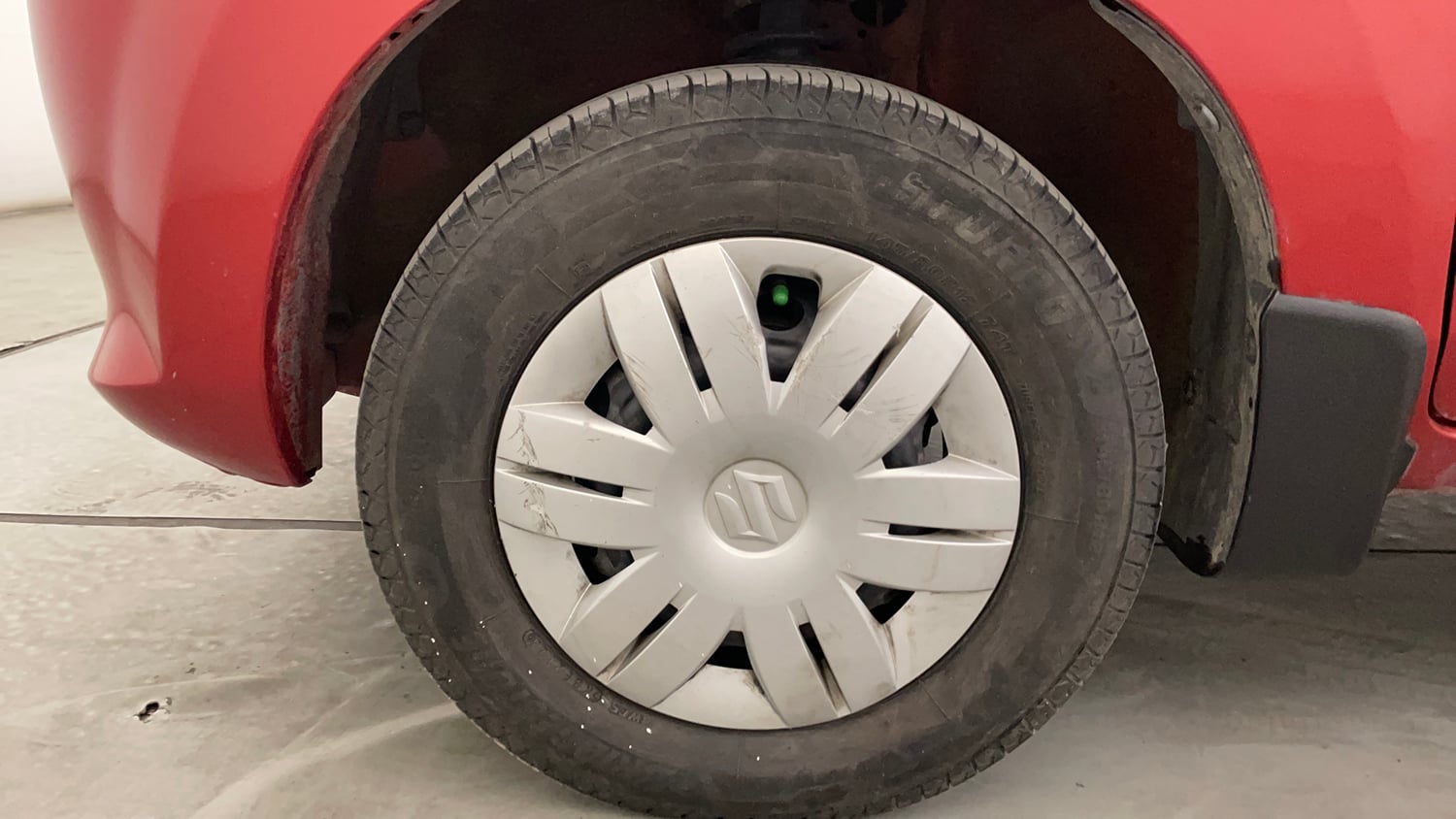 Used 2014 Maruti Suzuki Alto 800 Lxi Petrol Manual tyres LEFT FRONT TYRE RIM VIEW
