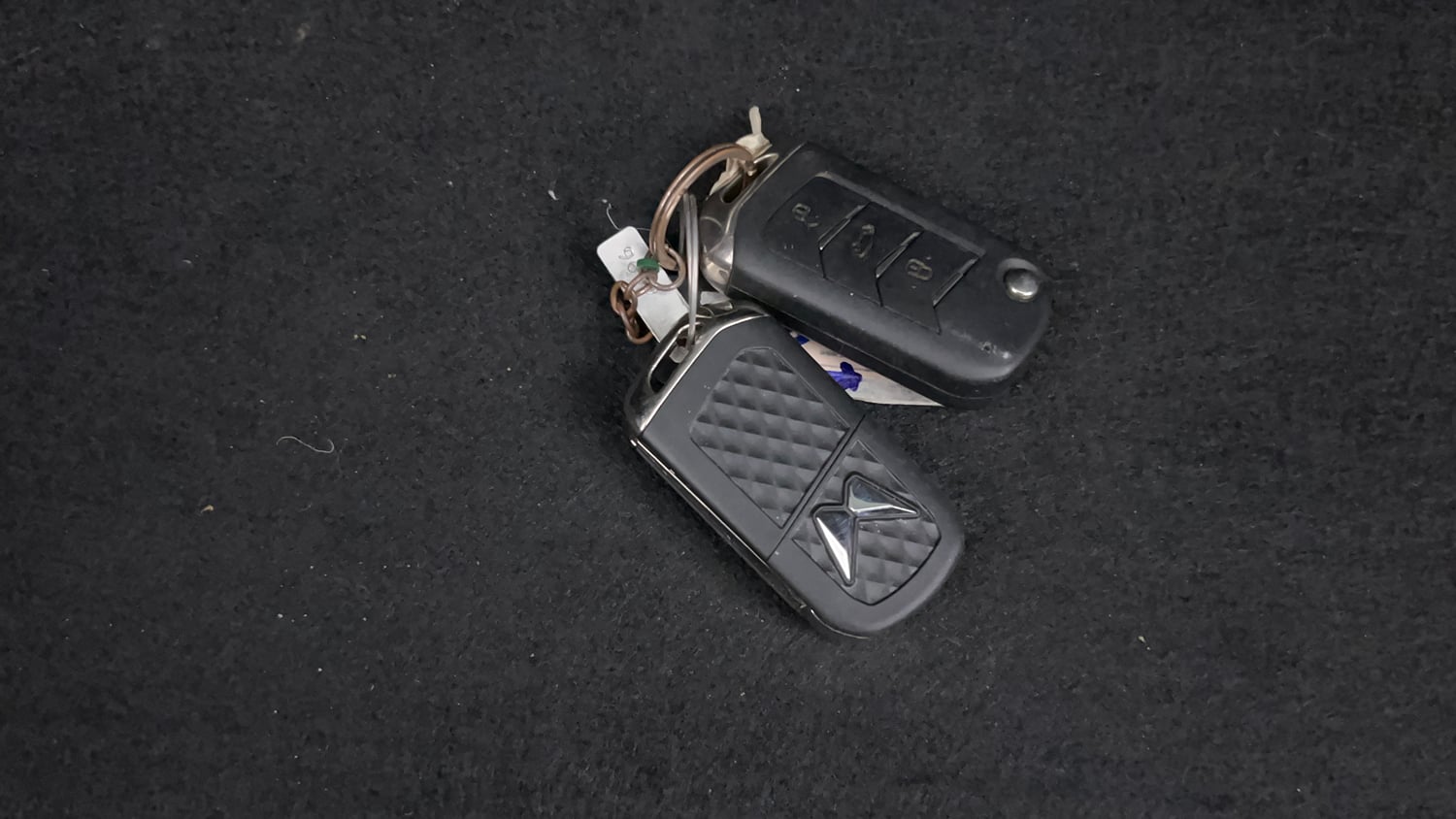Used 2024 Mahindra XUV 3XO AX5 1.2 Petrol Petrol Manual extra CAR KEY VIEW