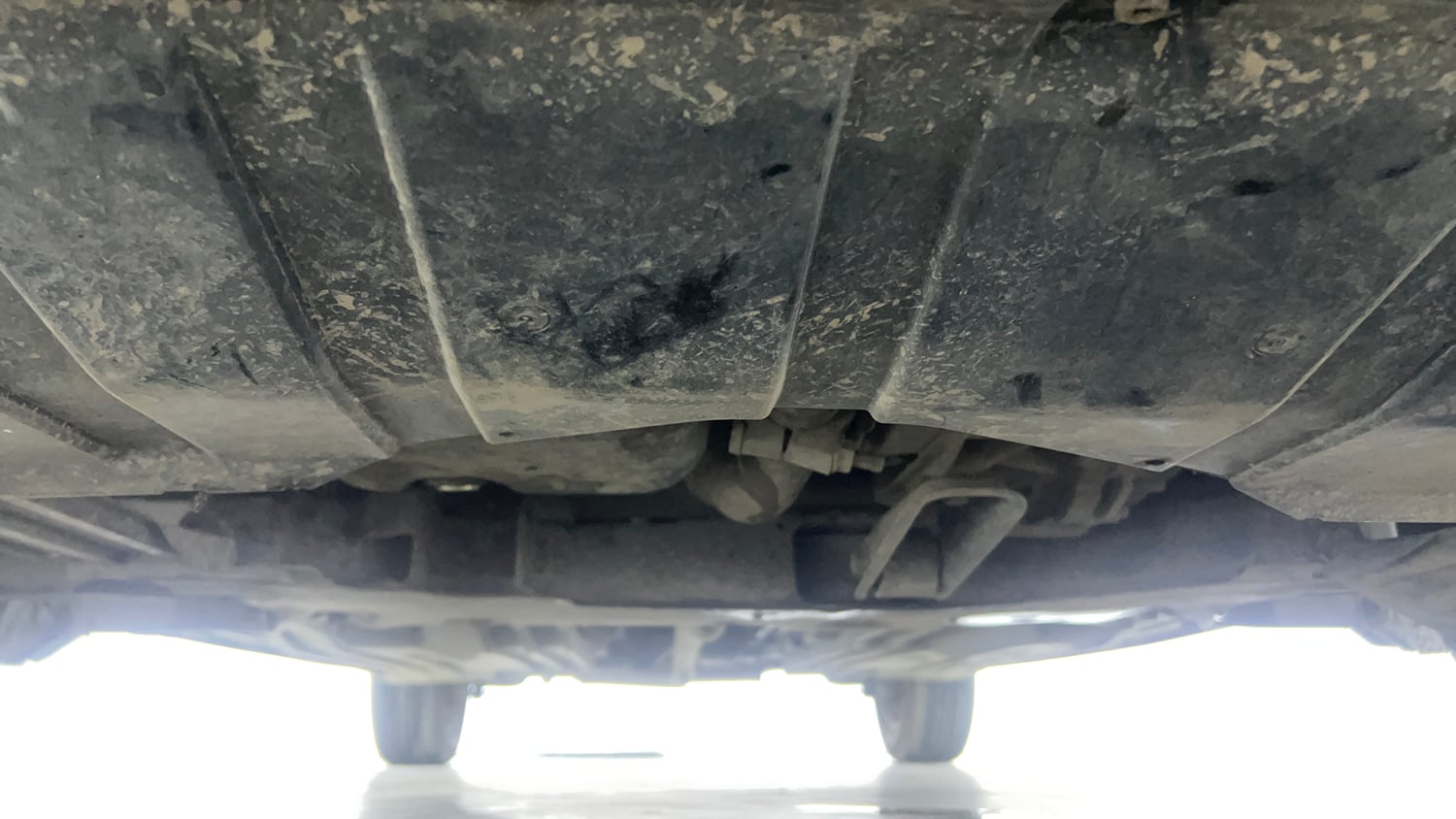 Used 2016 Maruti Suzuki S-Cross Alpha 1.3 Diesel Manual extra FRONT LEFT UNDERBODY VIEW