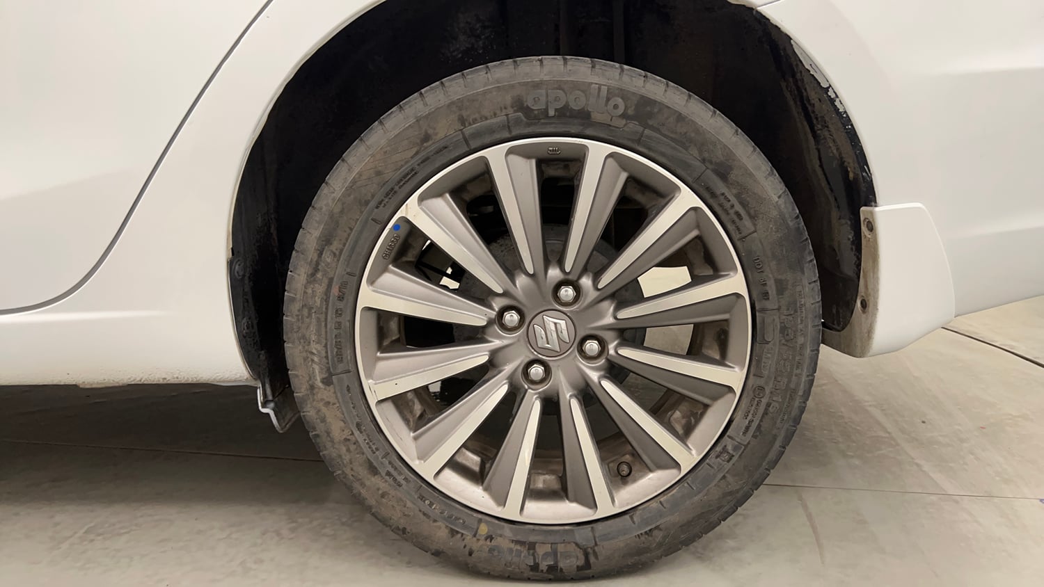 Used 2019 Maruti Suzuki Ciaz Alpha Hybrid 1.5 Petrol Manual tyres LEFT REAR TYRE RIM VIEW