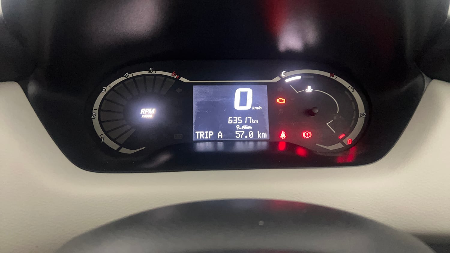 Used 2021 Nissan Magnite XL Petrol Manual interior CLUSTERMETER VIEW