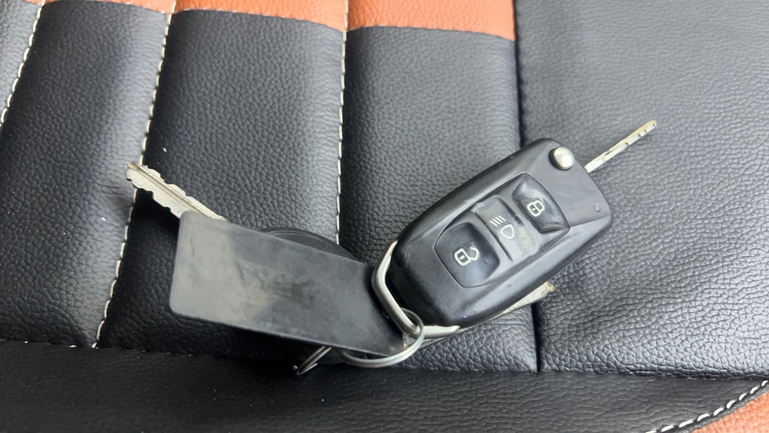 Used 2018 Tata Tiago Revotron XTA Petrol Automatic extra CAR KEY VIEW