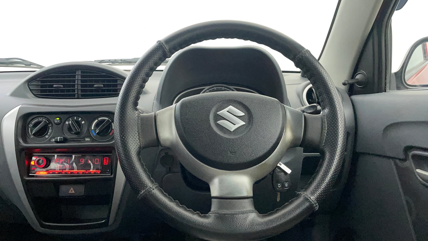 Used 2014 Maruti Suzuki Alto 800 Lxi Petrol Manual interior STEERING VIEW