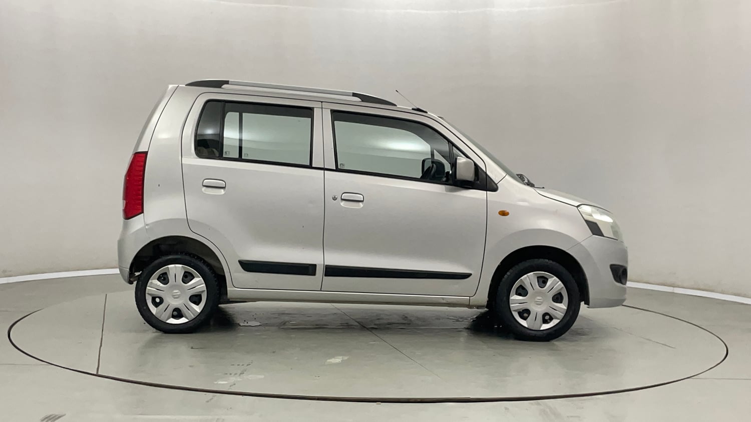 Used 2017 Maruti Suzuki Wagon R 1.0 VXI AMT Petrol Automatic exterior RIGHT SIDE VIEW