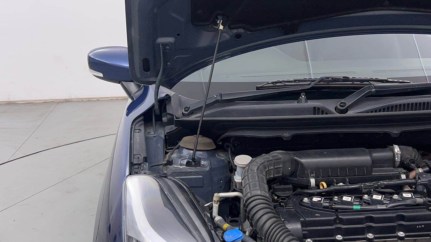 Used 2019 Maruti Suzuki Baleno Zeta Automatic Petrol Automatic engine ENGINE RIGHT SIDE HINGE & APRON VIEW