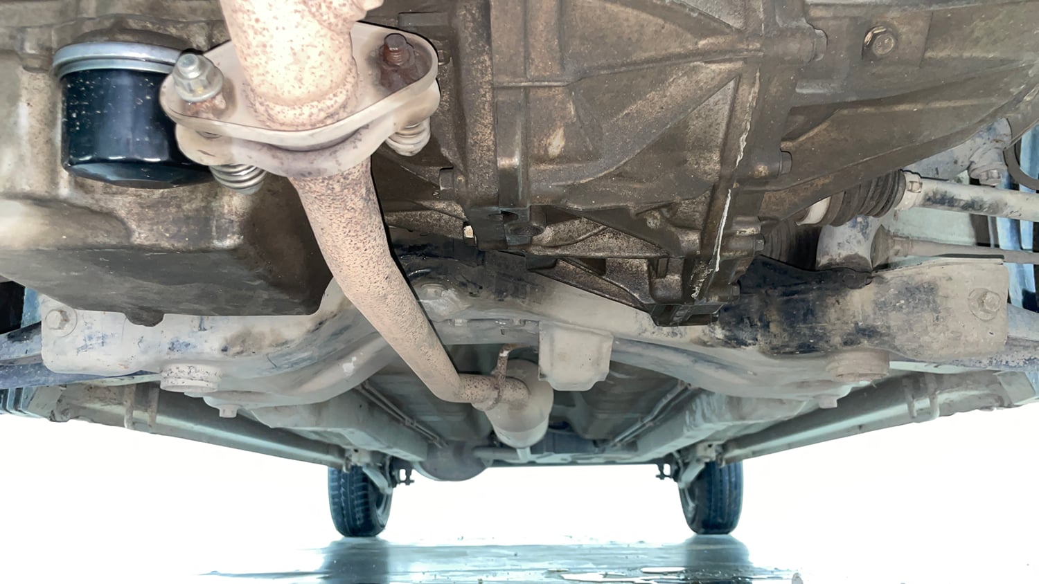 Used 2017 Maruti Suzuki Wagon R 1.0 VXI AMT Petrol Automatic extra FRONT LEFT UNDERBODY VIEW