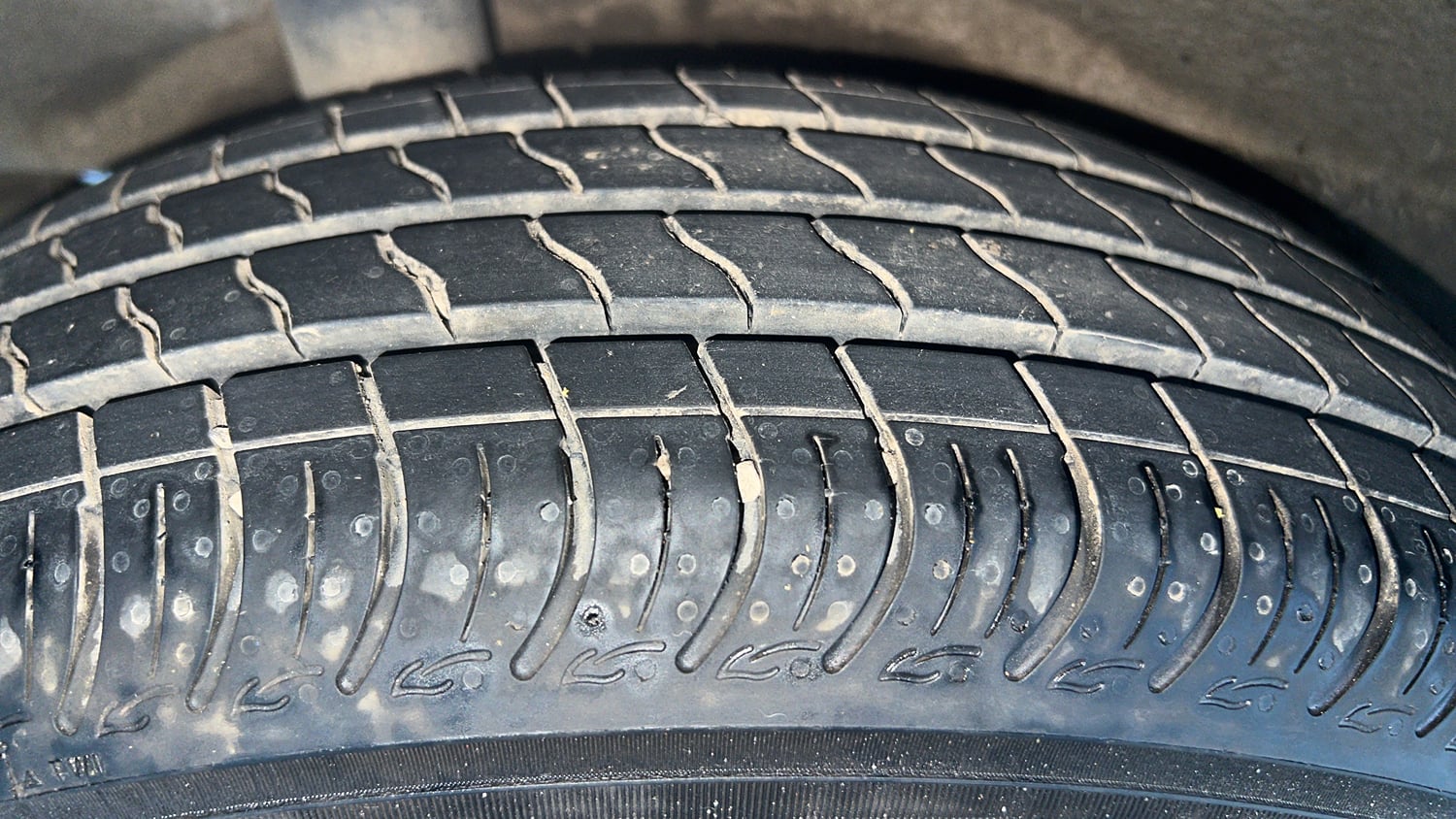 Used 2023 Maruti Suzuki Wagon R VXI 1.0 Petrol Manual tyres RIGHT REAR TYRE TREAD VIEW