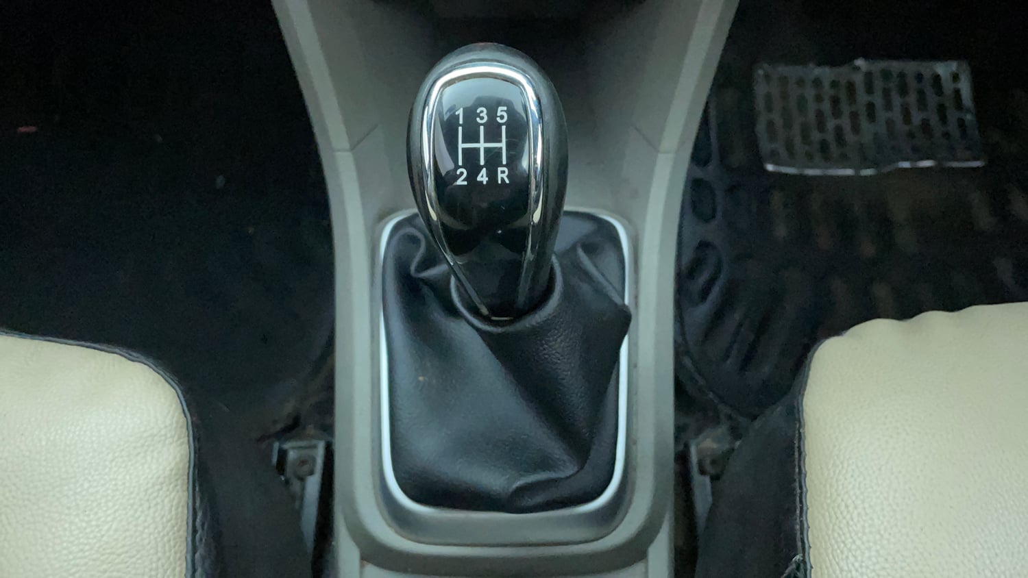 Used 2016 Tata Tiago Revotron XM Petrol Manual interior GEAR  KNOB VIEW
