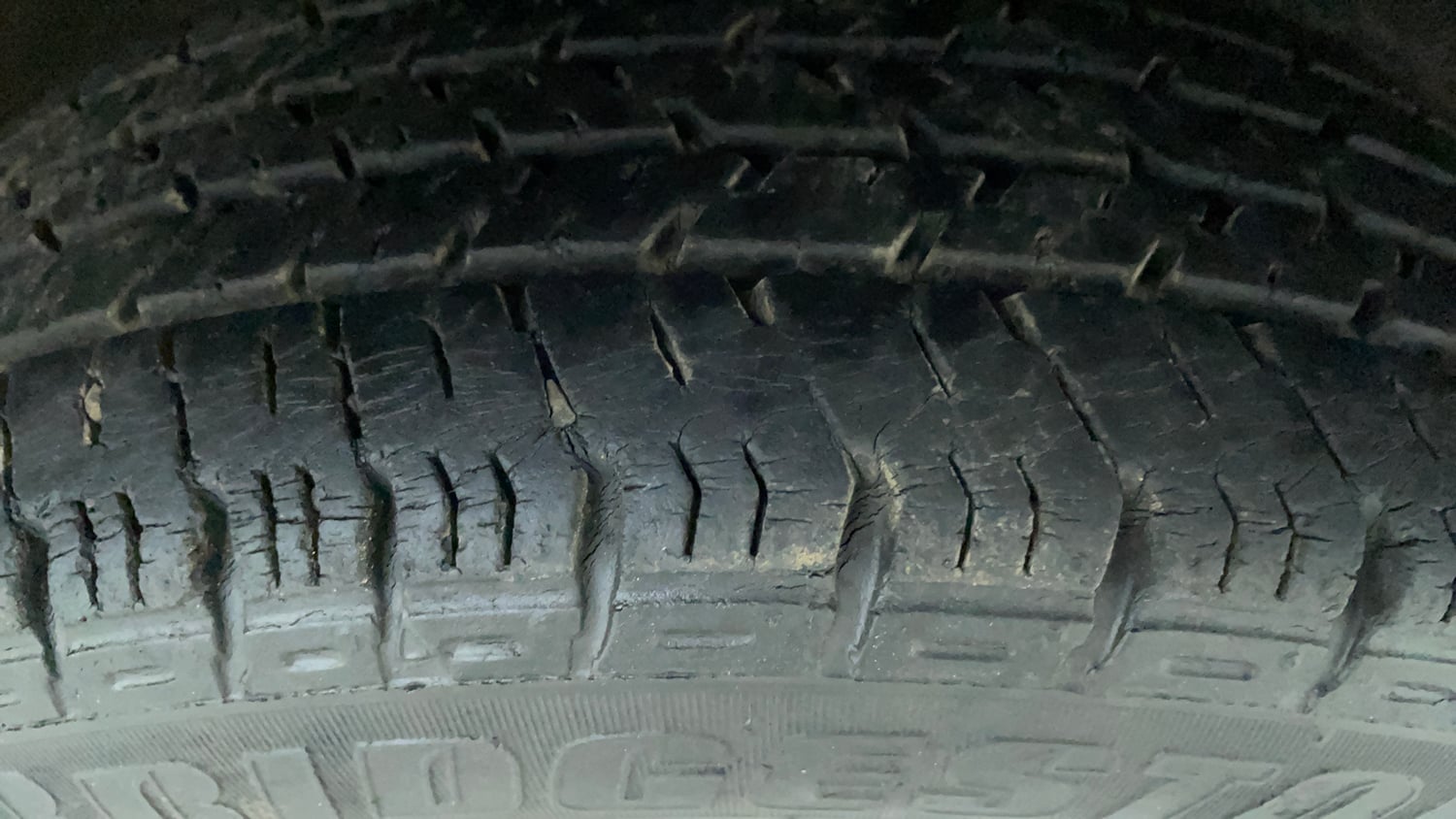 Used 2015 Maruti Suzuki Alto K10 VXi AMT Petrol Automatic tyres RIGHT FRONT TYRE TREAD VIEW