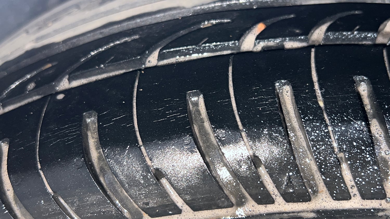 Used 2018 Tata Tiago Revotron XZ Petrol Manual tyres LEFT REAR TYRE TREAD VIEW