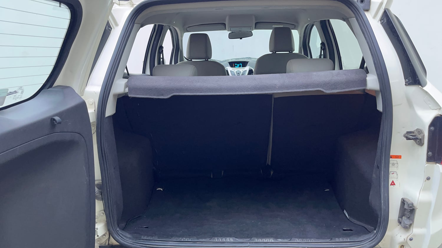 Used 2016 Ford EcoSport Titanium 1.5L Ti-VCT AT Petrol Automatic interior DICKY INSIDE VIEW