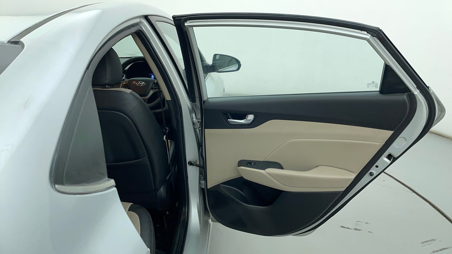 Used 2018 Hyundai Verna SX (O) 1.6 VTVT AT Petrol Automatic interior RIGHT REAR DOOR OPEN VIEW