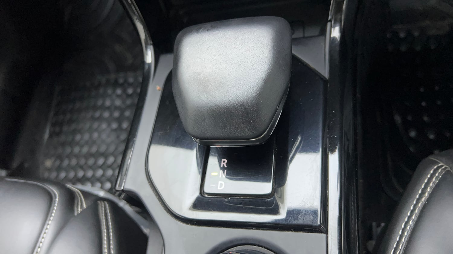 Used 2024 Tata Nexon Pure (S) 1.2 Petrol 6AMT Petrol Automatic interior GEAR  KNOB VIEW
