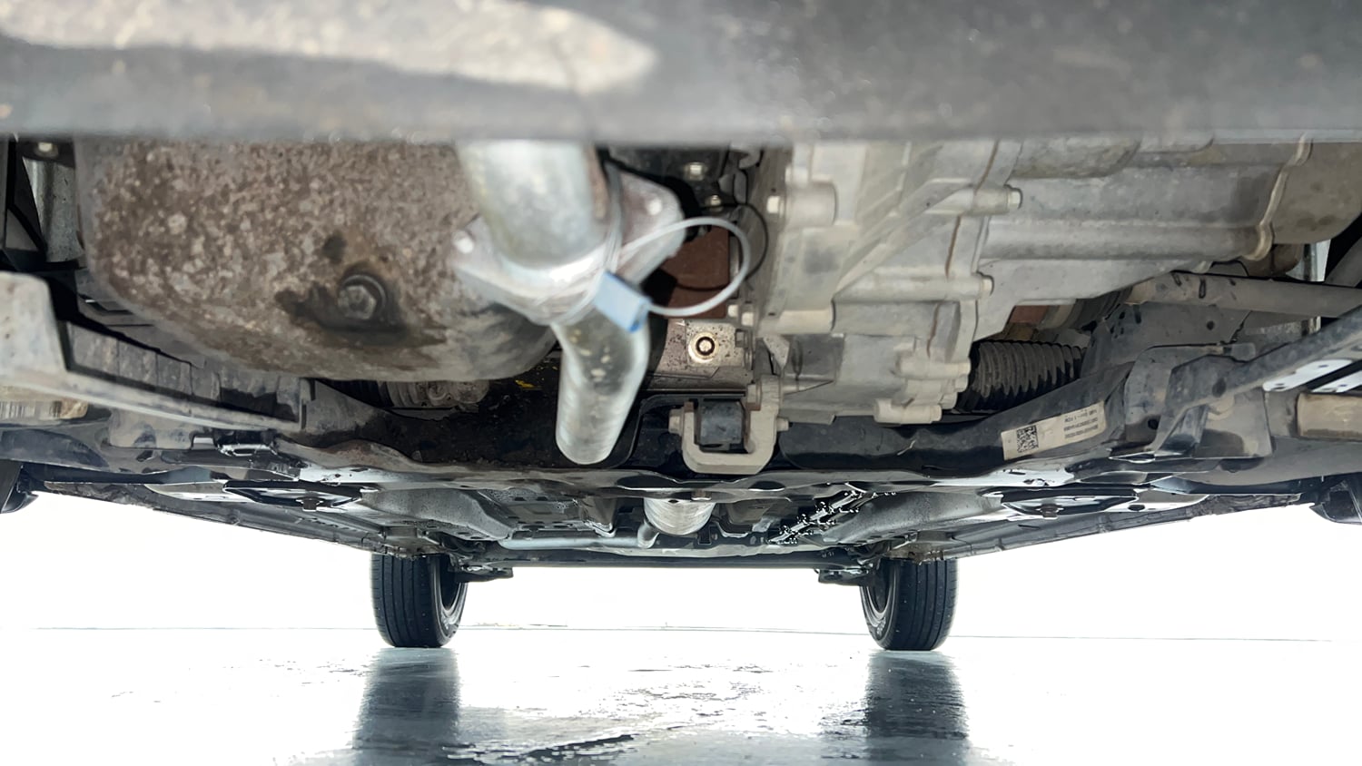 Used 2023 Tata Punch Creative Dual Tone Petrol Manual extra FRONT LEFT UNDERBODY VIEW