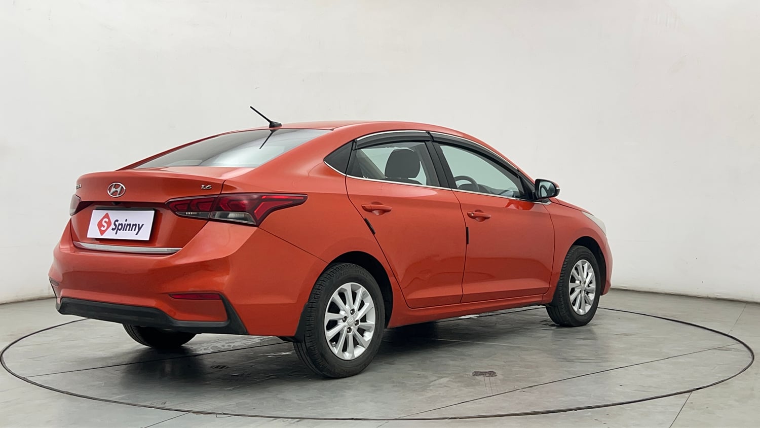 Used 2018 Hyundai Verna EX 1.6 VTVT AT Petrol Automatic exterior RIGHT REAR CORNER VIEW