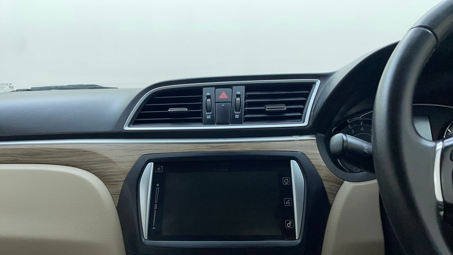 Used 2019 null Petrol Manual top_features Integrated (in-dash) music system
