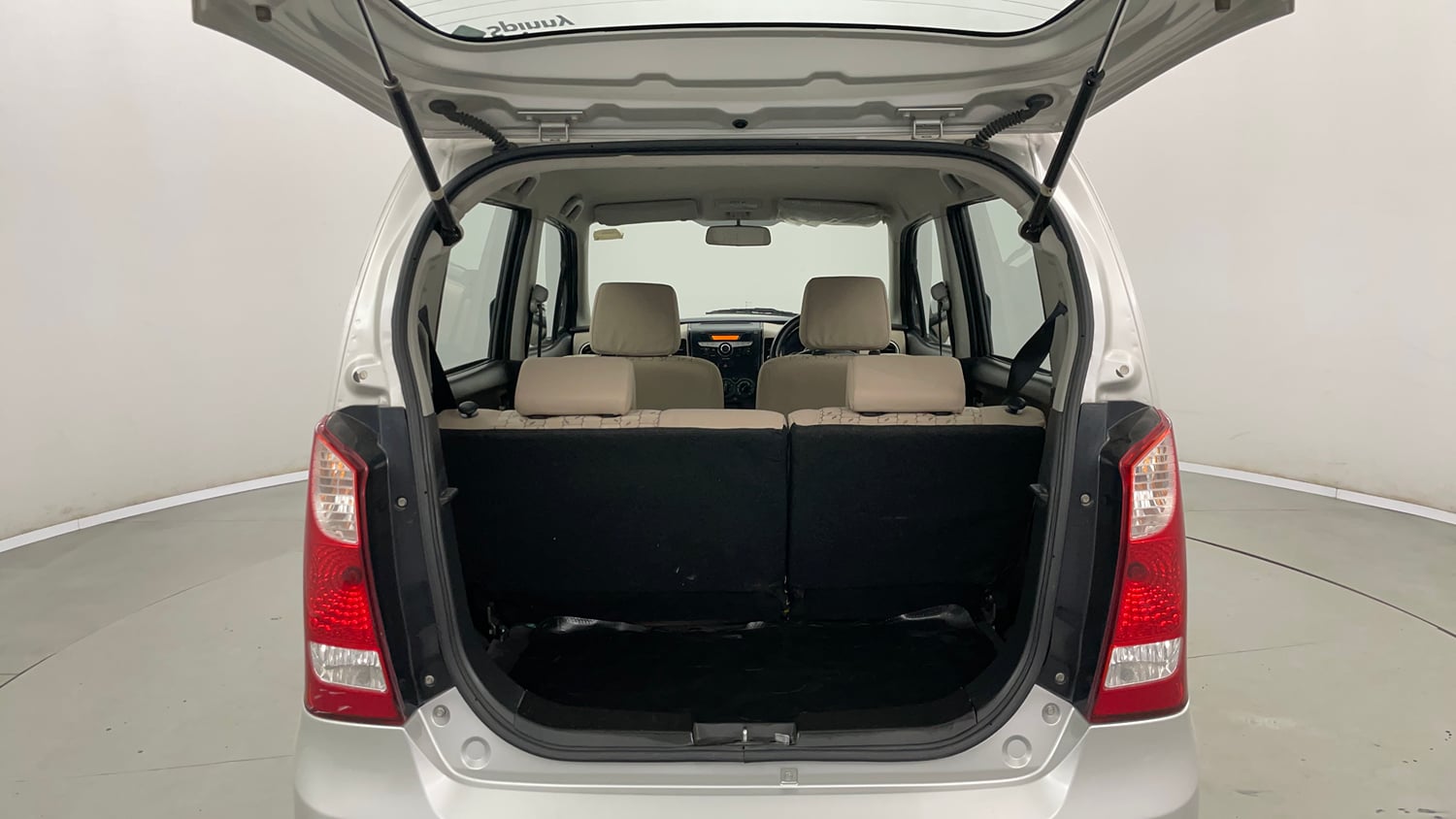 Used 2017 Maruti Suzuki Wagon R 1.0 VXI AMT Petrol Automatic interior DICKY INSIDE VIEW
