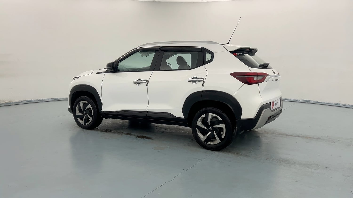 Used 2021 Nissan Magnite XL Petrol Manual exterior LEFT SIDE VIEW